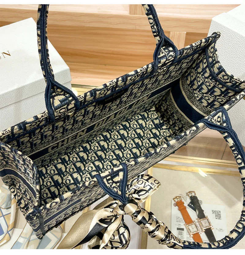 Самостоятельная фирменная сумка новинка 2024 Сумка с вышивкой для пожилых людей