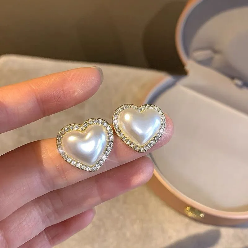 

Imitation Pearl Earrings For Women Heart Round Stud Earrings Elegant Love Ear Stud Party Wedding Jewelry Valantine Day Gifts