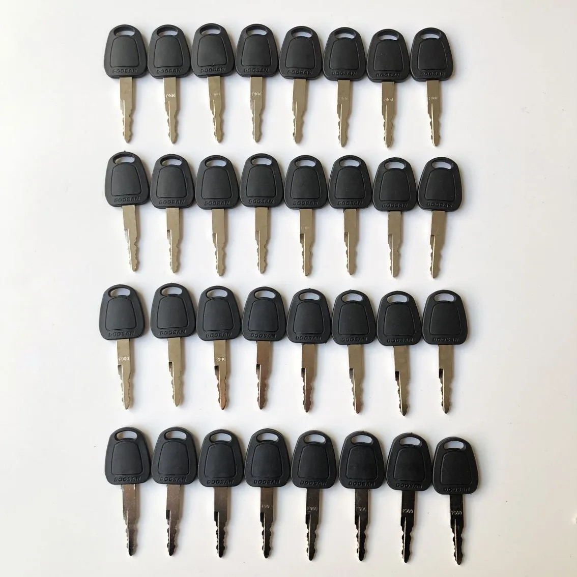 

32PCS F900 Key For Deawoo Doosan Bobcat Terex Excavator Heavy Equipment Ignition Start Switch Door Lock