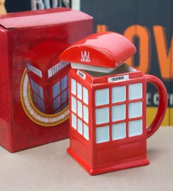 Фарфоровая кружка с крышкой в лондонской телефонной будке| |