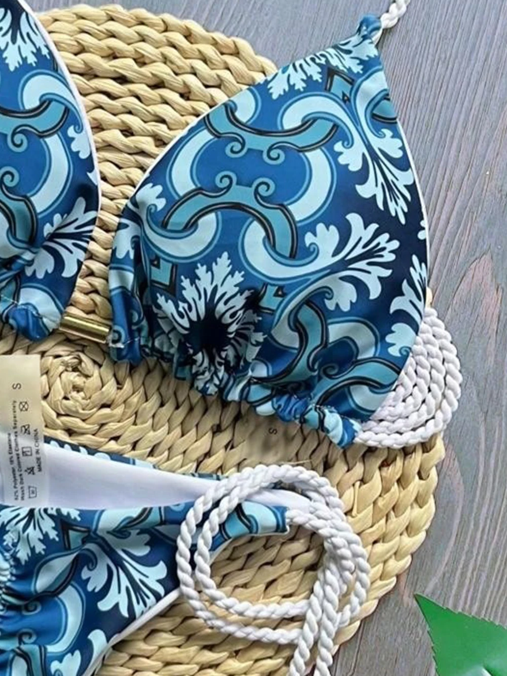 Очаровательный женский комплект бикини с принтом и низкой талией в пляжном стиле