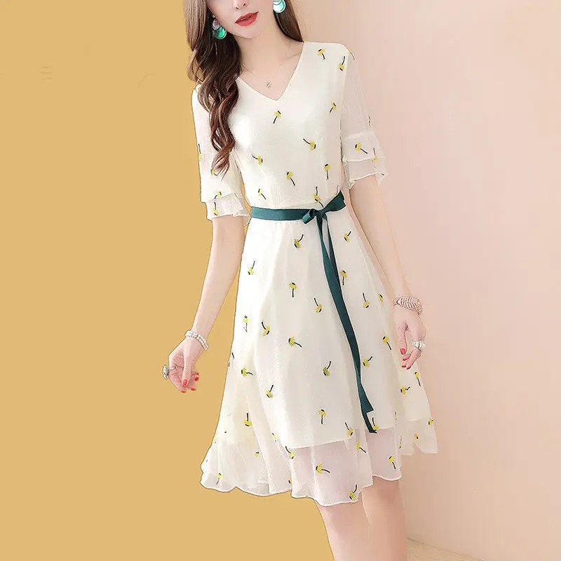 

2023 New Summer Commuting Minimalist Temperament Fashionable Printed V-neck Tie Up Waist Ruffle Sleeves Women's Mid Length Dress