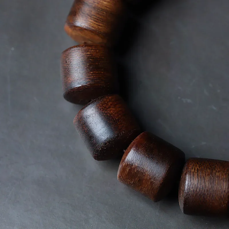 Hainan Yingge Lvqi Nan Agarwood девять очков из тяжелых старых материалов для мужчин и женщин