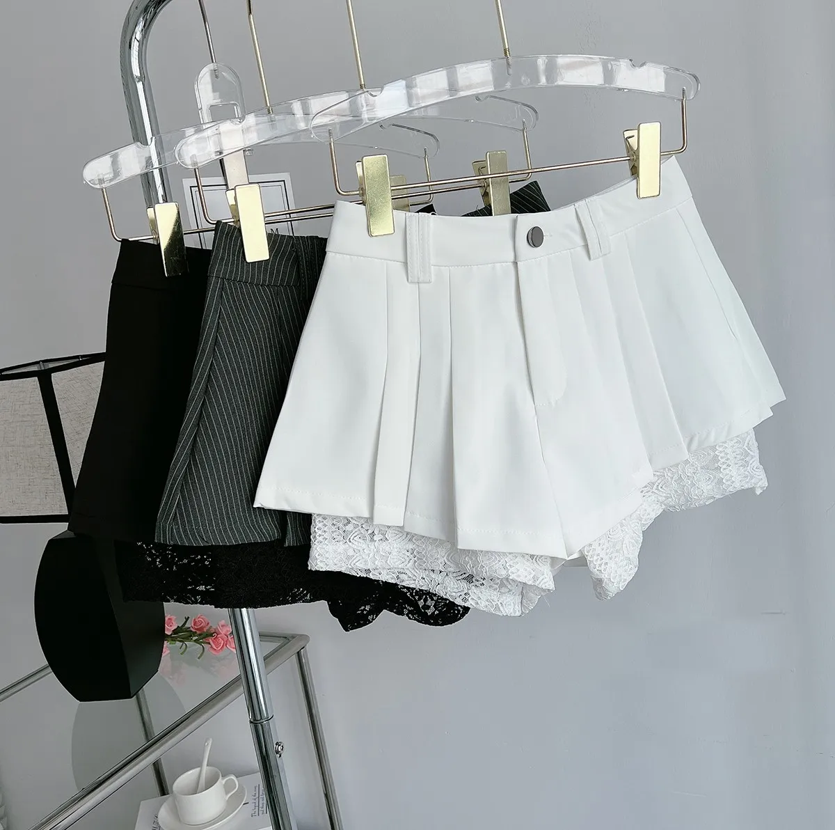 Women's Lace Patchwork Short Summer Chic Solid Color High Waist Pleated Shorts Lady Streetwear Short Pants