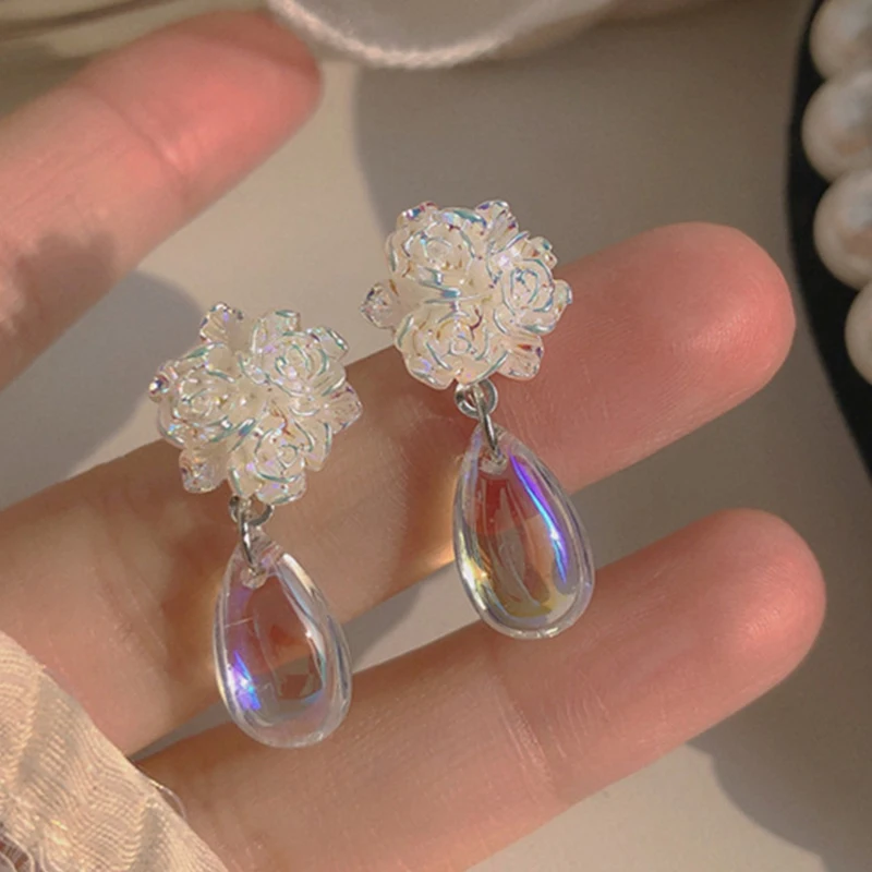 

Korean Fashion Crystal Flower Earrings Drop Pendant Ladies Earrings Fashion Fresh Girls Daily Wear Earrings Clear Jewellery 2022