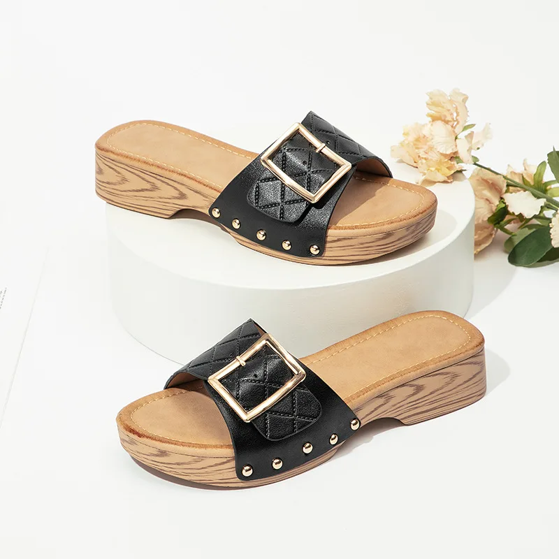 

Женские шлепанцы из мягкой искусственной кожи, на каблуке-копытце