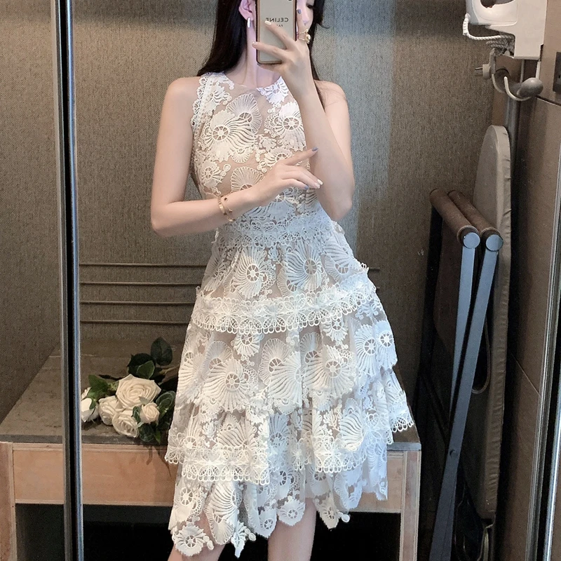 

Banquet Dress 2022 Summer New Style Halter Neck Shoulder Flower Embroidery Layered Lace Skirt
