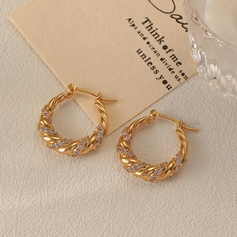 

Trendy Women'S Earrings 2023 Korean Fashion Simple Temperament Luxury Bright And Shiny Vintage Hoop Earrings Jewelry Type D