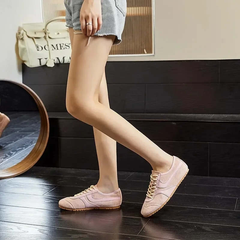 Женские кроссовки в немецком стиле новинка 2024 женские из натуральной кожи на