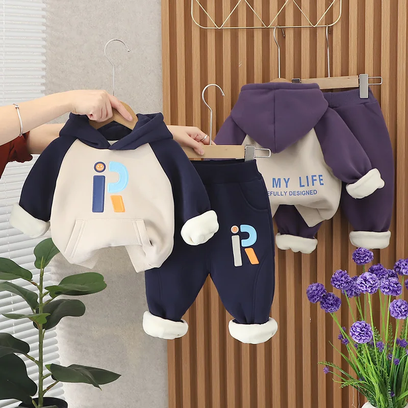 

Костюмы для мальчиков; Сезон осень-зима; Бархатная одежда; От 1 до 5 лет; Новая детская толстовка с капюшоном и штаны; Модная спортивная одежда...