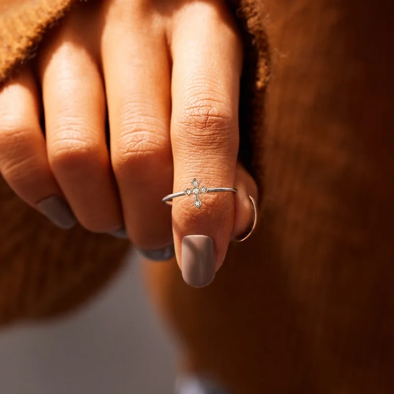 

Shiny Zircon Crystal Cross Rings for Women Girl Silver Color Small Cross Finger Ring Wedding Engagement Ring Minimalist Jewelry