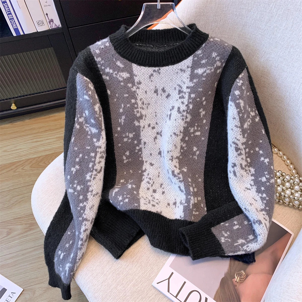

Stylish Gradient Round Neck Long Sleeve Knit Pullover Short Sweater Women's 2023 Autumn New Korean Knitwear Top Woman Clothing