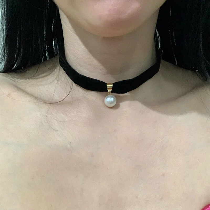

Simple Fashion Vintage Velvet Pearl Choker Short Black Clavicle Collar Necklace Gothic Chokers Necklaces for Women