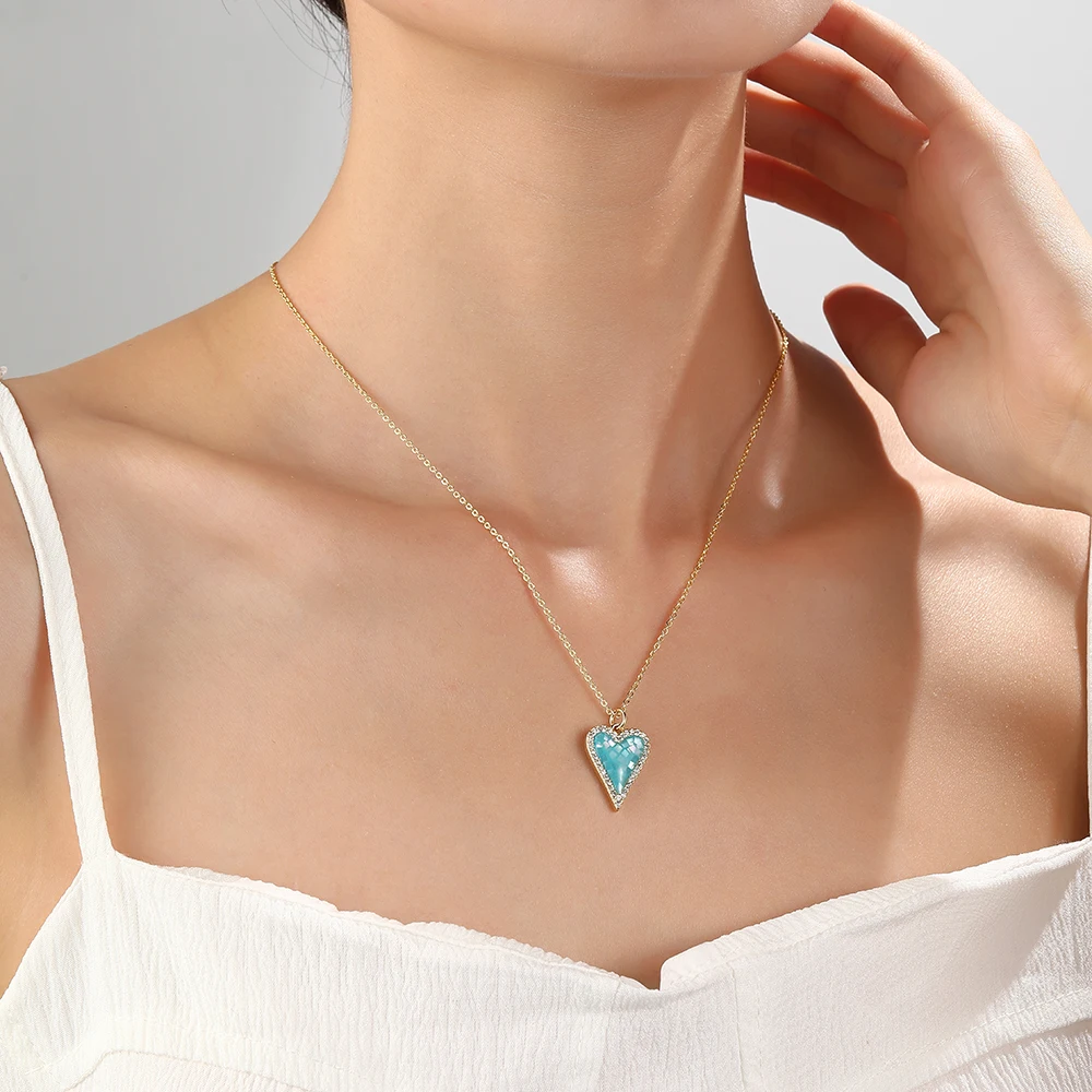 Trendy Thin Chain on The Neck Minimalist Pendant Jewelry Romantic Europe Style Colorful Heart Love Pendant Necklace for Ladies