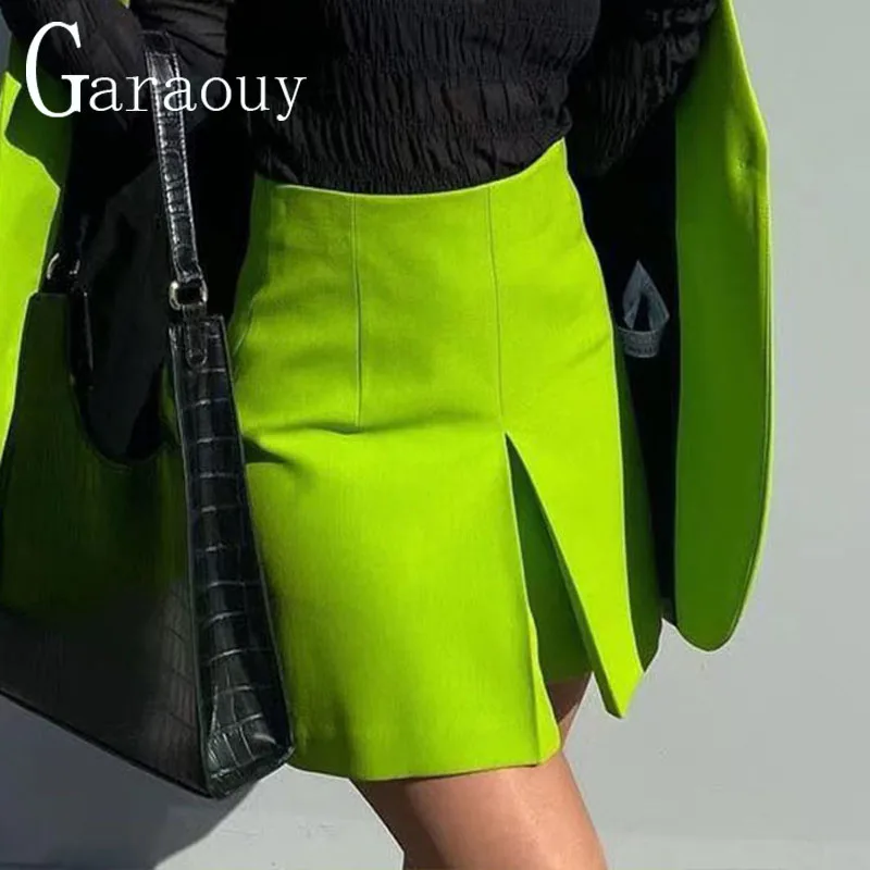 

Garaouy 2022 New Spring Autumn Green Women Shorts Design Office Ladies Suit Hakama High Waist Decoration Lady Suit Shorts Chic