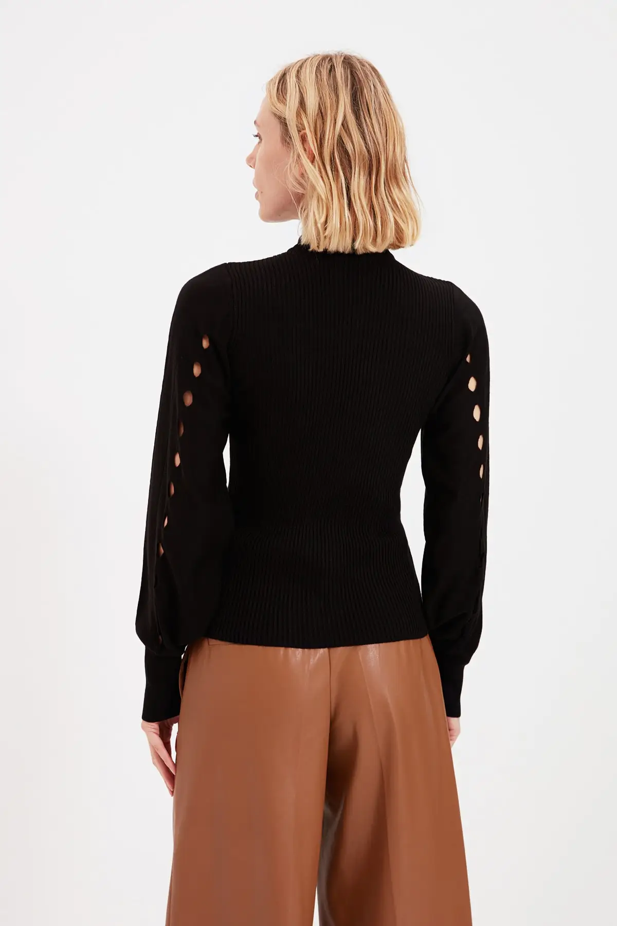 

Trendyol Sleeve Detail Knitwear Sweater TWOAW22KZ0059