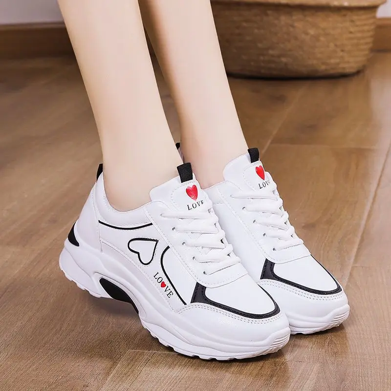 Women Platform Sneakers Heart-shaped Women Casual Sneaker Lace-up Breathable Vulcanized Shoes Woman White Shoe Zapatos Mujer