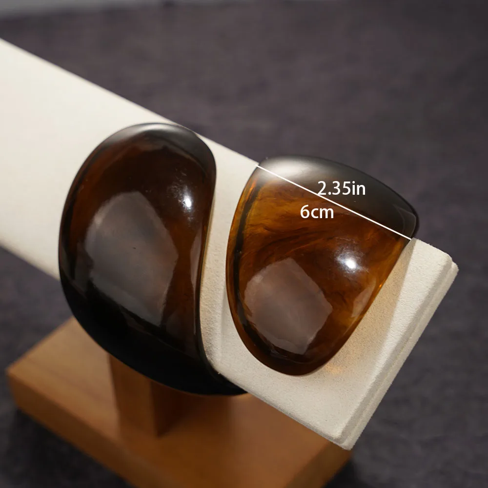 Браслет-манжета из акриловой смолы