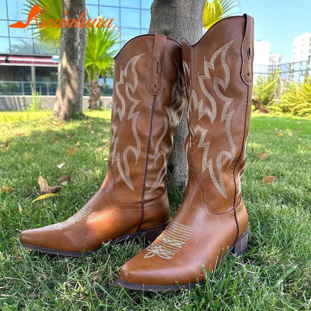 Western Boots Pointed Toe Mid Calf Boots Autumn Winter 2023 Vintage Style Embroidery Boots Thick Heels Comfy Walking Lady Boots