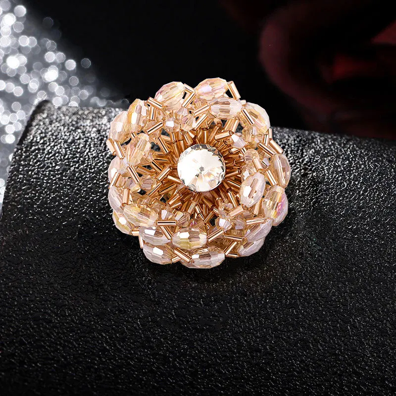 

Luxury Full Crystal Flower Brooches Pins for Women Elegant Lily Rhinestone Brooch Corsage Flowers Pin Vintage Shawl Suit Buckle