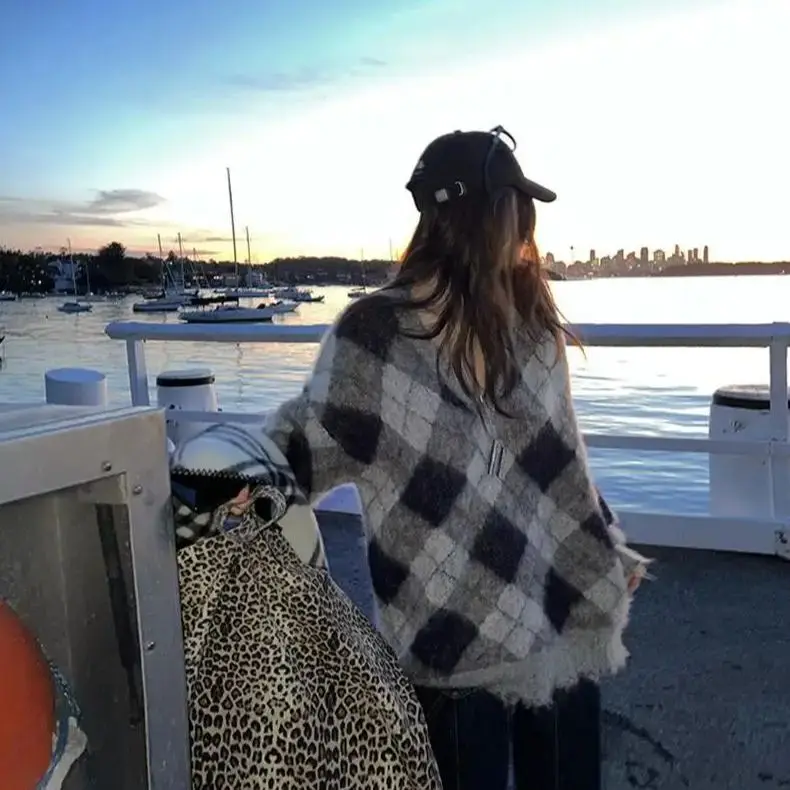 Женский свободный вязаный кардиган с v-образным вырезом пуловер новинка осени 2024