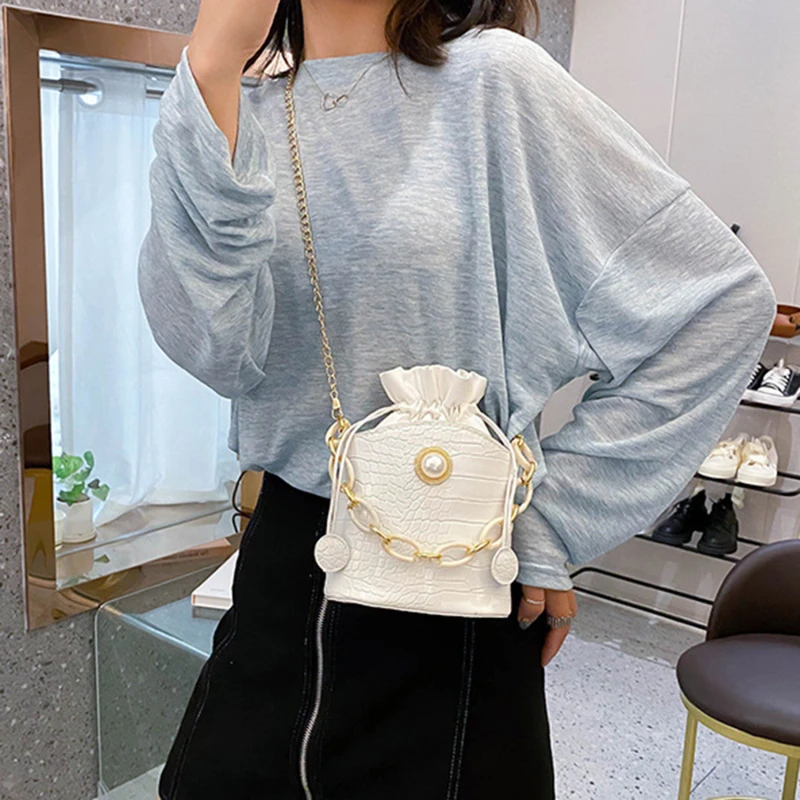 

PU Bucket Acrylic Chain Small Messenger Handbags Women Drawstring Shoulder Bags Fashion Exquisite Shopping Bag New