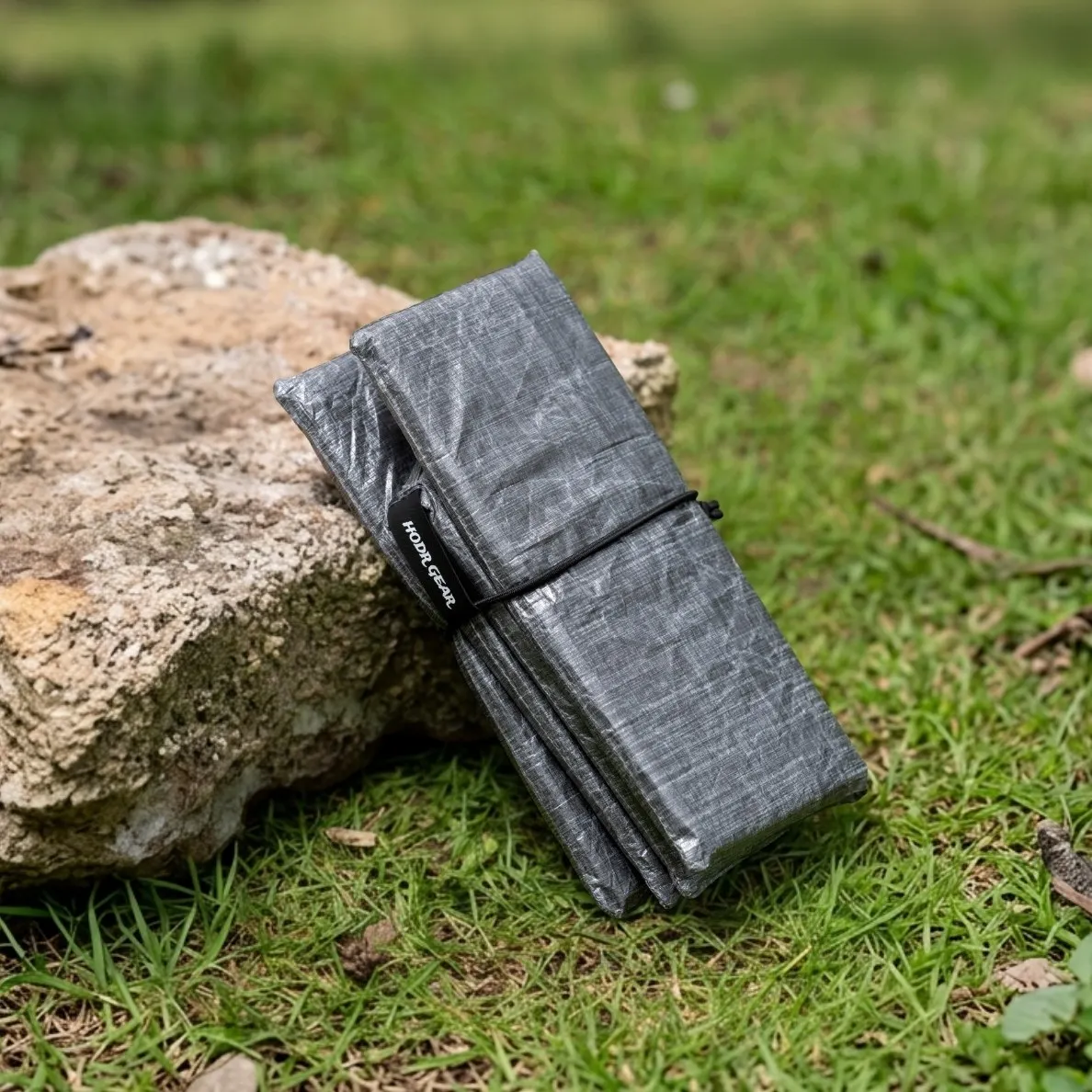 Фото [HODR GEAR] STASHLITE FoldPad: Сверхлегкая складная подушка для сидения из Dyneema ®   Рюкзак для ноутбука DCF Shell или UHMWPE Gridstop Option, размером с ноутбук, для кемпинга №5