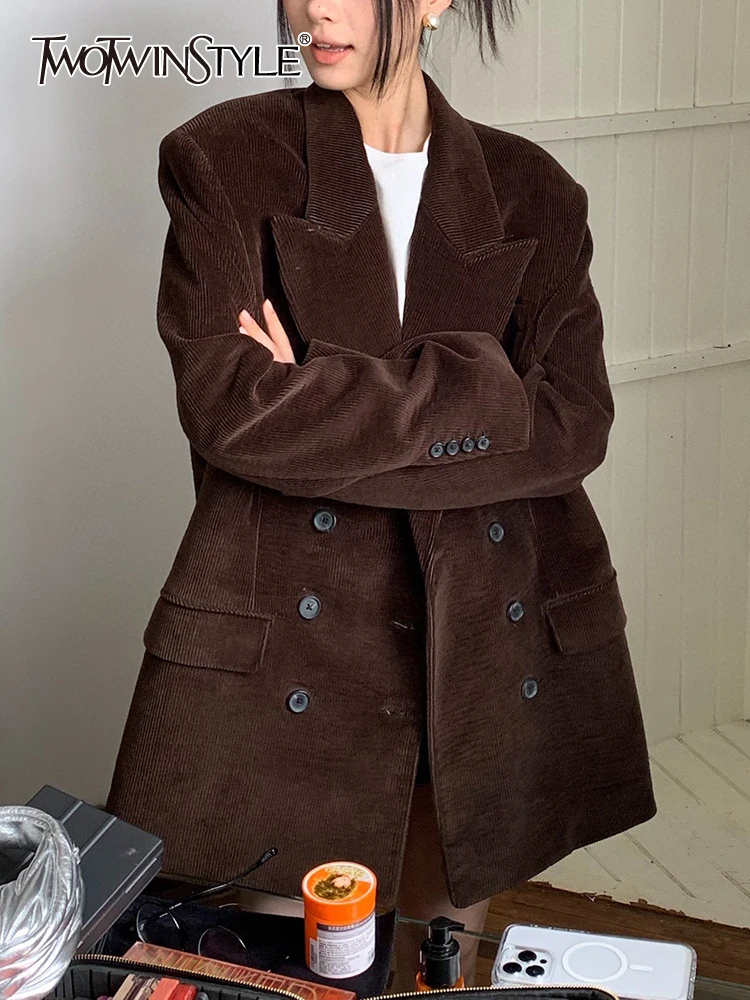 

Женский винтажный Блейзер TWOTWINSTYLE, однотонный двубортный свободный Блейзер составного кроя с английским воротником и длинными рукавами