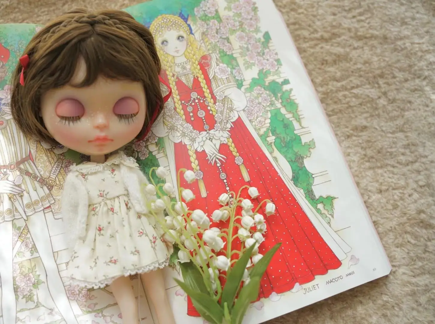 

Парик Blythes из мягкой шелковой оплетки с лентой