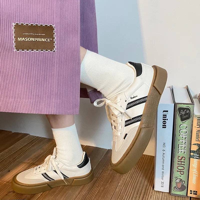 2023 New Luxury Shoes for Woman Classic Sneakers Women Leather Retro Low Cut Lace -up Casual Women Sneakers Plus Size 44