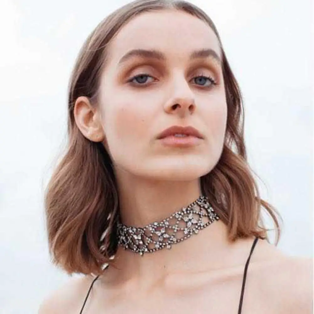 

2022 Luxury Fashion Shiny Rhinestone Necklace Collar Ladies Boho Crystal Zircon Clavicle Chain Claw Chain Jewelry Accessories