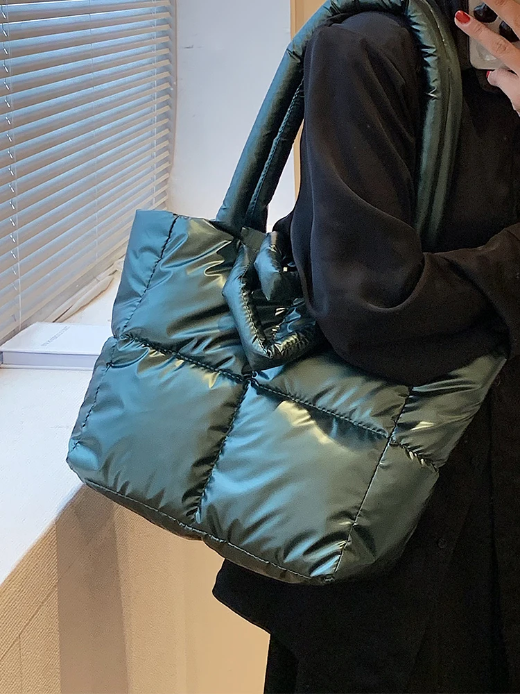 Trendy Cotton Tote Shoulder Bag for Fashionable Women