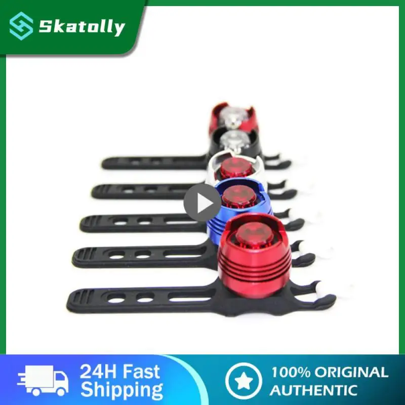 

Яркий рубиновый велосипед из алюминиевого сплава, задняя часть горного велосипеда, Монокуляр