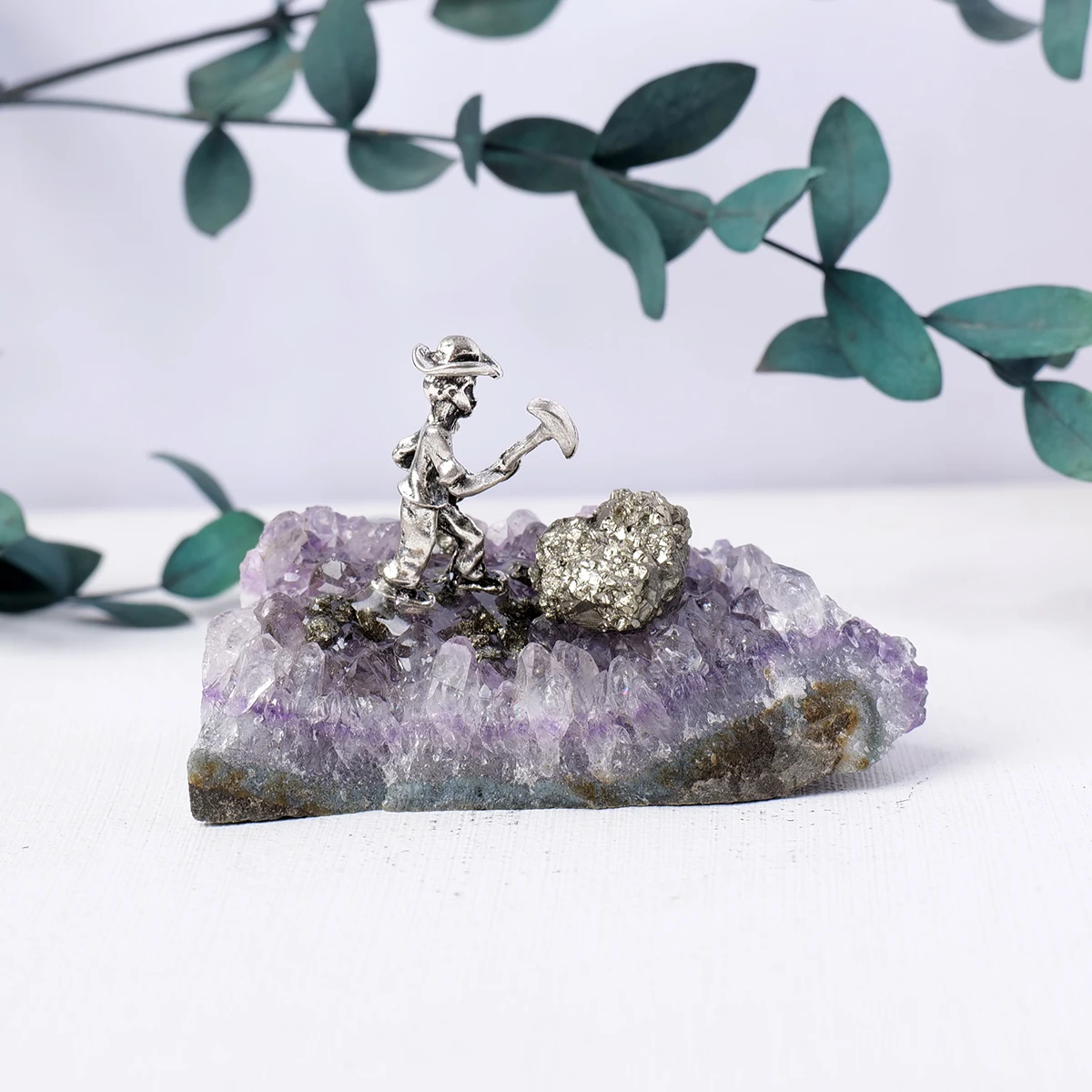 

Аметистовый майнер Runyangshi