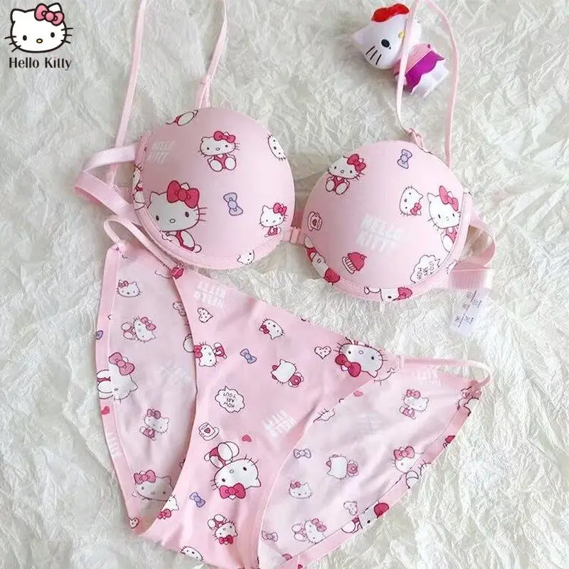 

Комплект нижнего белья с бюстгальтером «Hello Kitty» и чашками пуш-ап