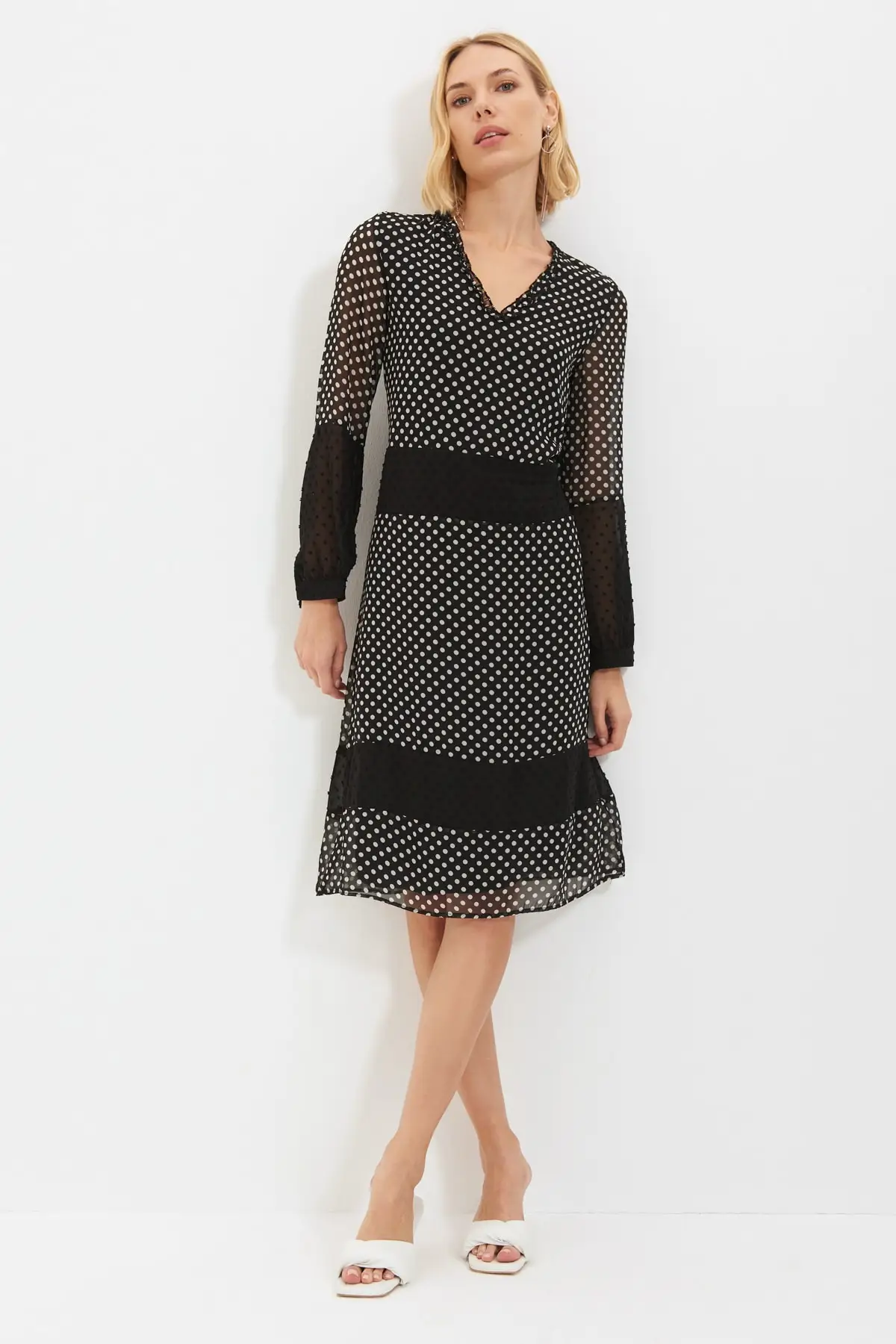 

Trendyol Polka Dot Dress TWOAW22EL0771