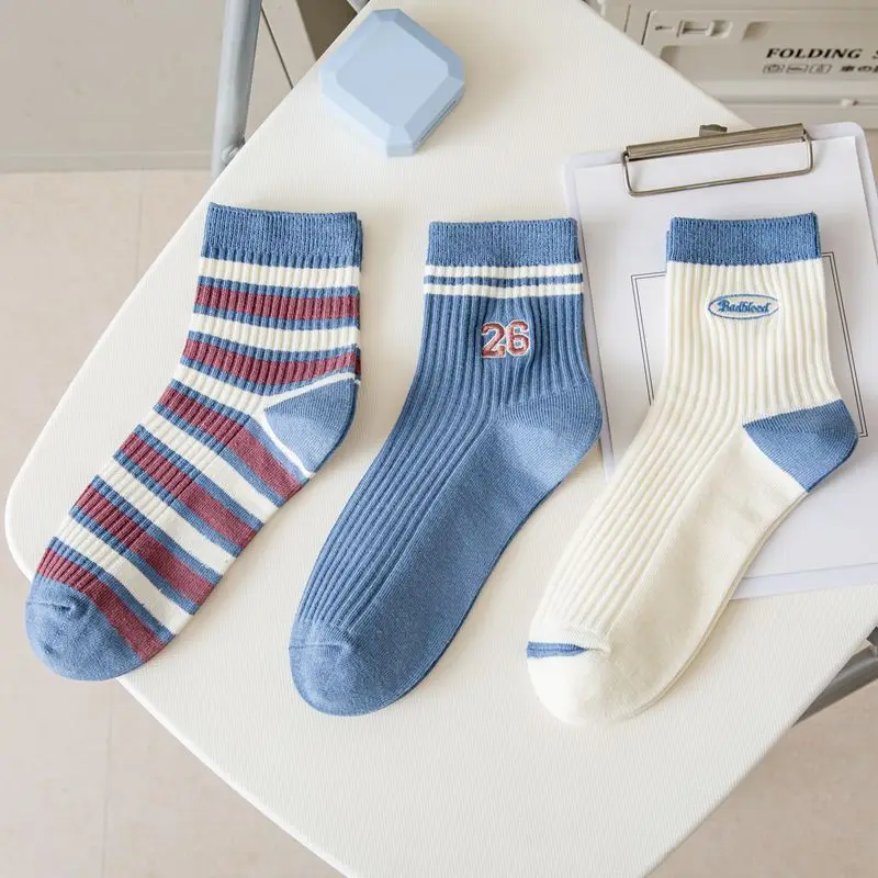 

Latest Haze Blue Socks Versatile for Men and Women Couples Striped Letter Embroidery Student College Fashion Flow Socks