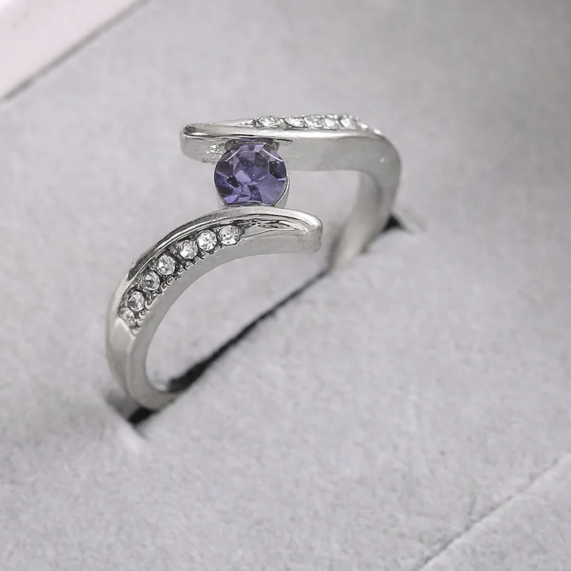 

Classic European and American Style 3 Colos Simple White Zirconia Crystal Female Alloy Ring for Women Party Jewelry Accessories