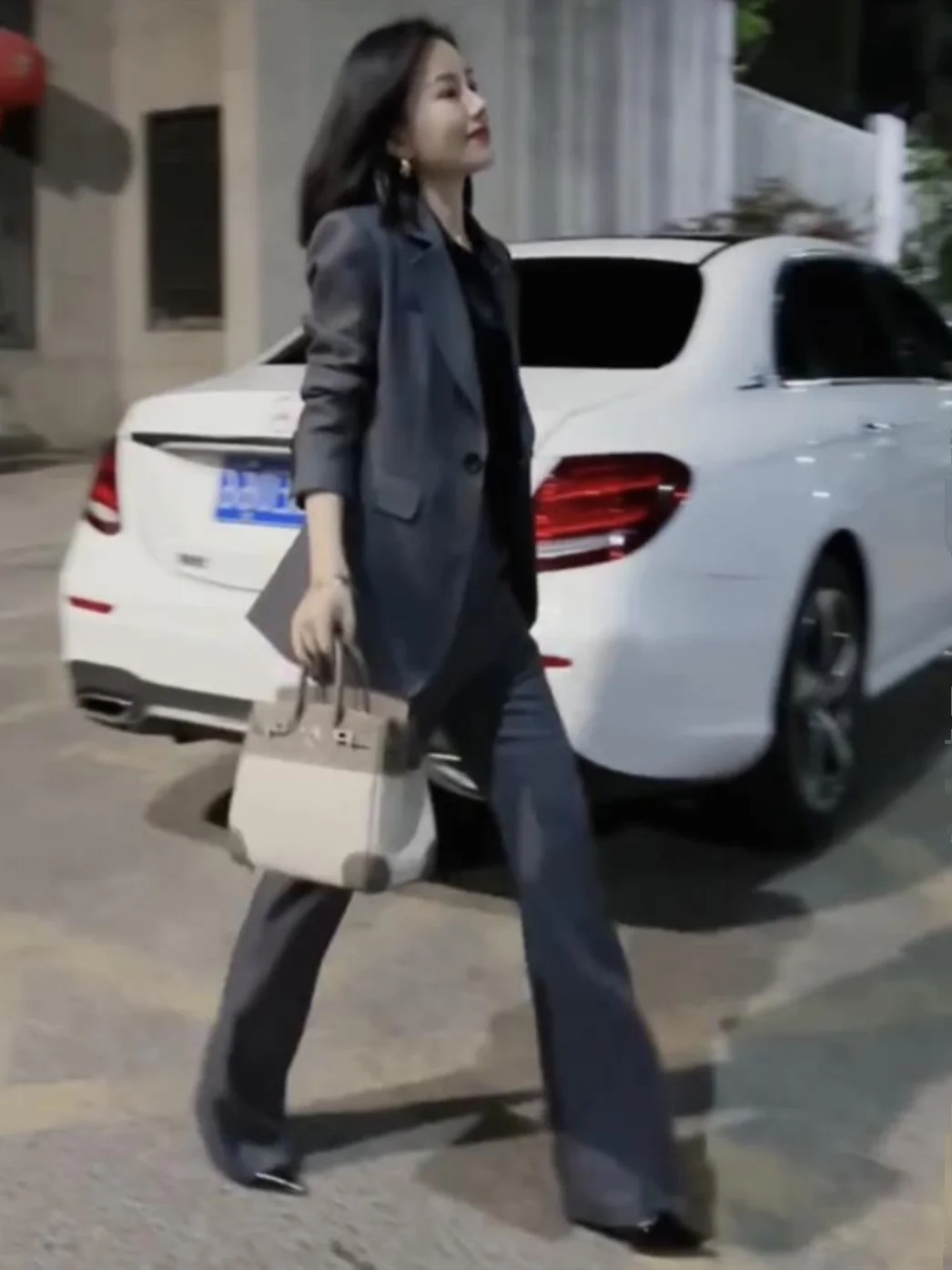 Весна 2024 Интернет-праздник новый модный профессиональный костюм женский