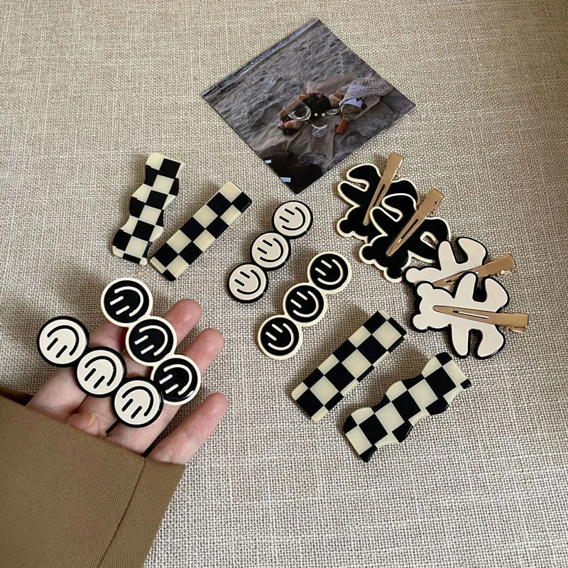 

2PCS/Set Black White Checkerboard Traceless Hair Clips For Woman Female Smile Face Side Hairpin Straight Barrettes Fashion