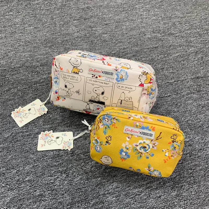 

Snoopy Cosmetic Bags Printed Cute Wallet High Capacity Make Up Case Coin Purse Lipstick Bag Peanuts Kawaii Makeup Box Organizer