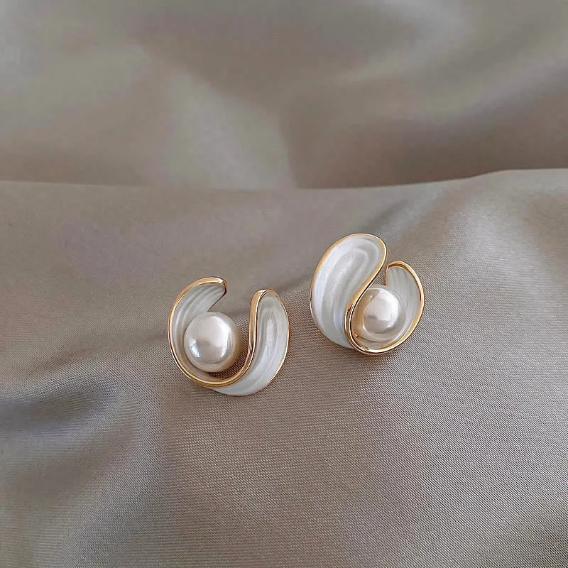 

Design sense Exquisite Geometric Enamel Pearl Earrings 2022 New Jewelry Party Luxury Accessories For Women's Unusual Earrings