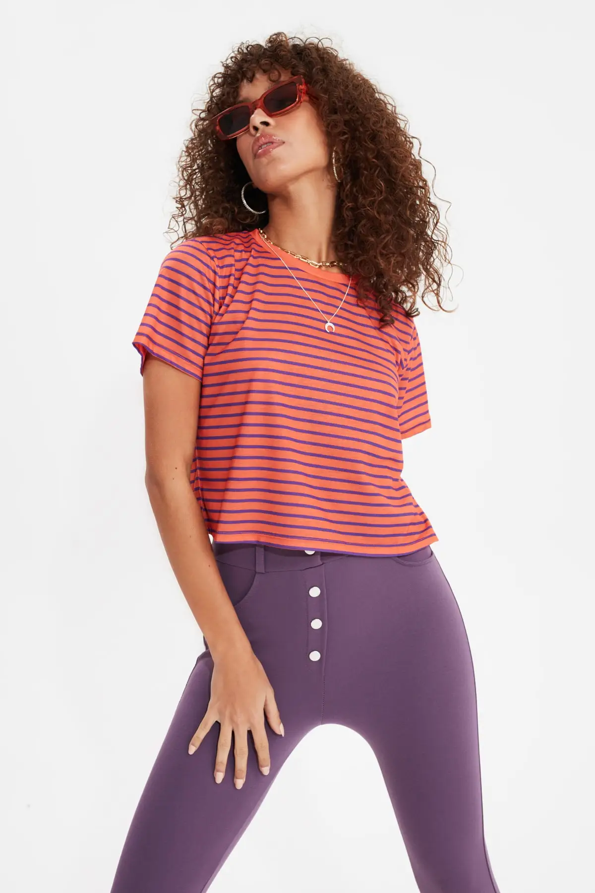 

Trendyol Striped Embroidered White and Purple 3'lü Package Bicycle Neck Crop Knitted T-Shirt TWOSS21TS0398