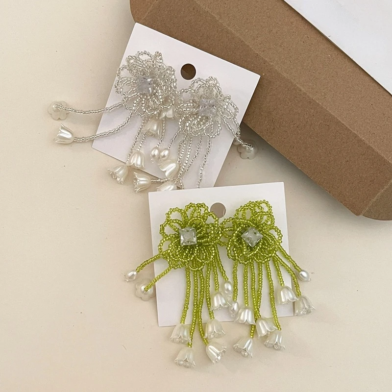 

Temperament Handmade Green White Beaded Flower Earrings for Woman Cute Colorful Earrings Jewelry