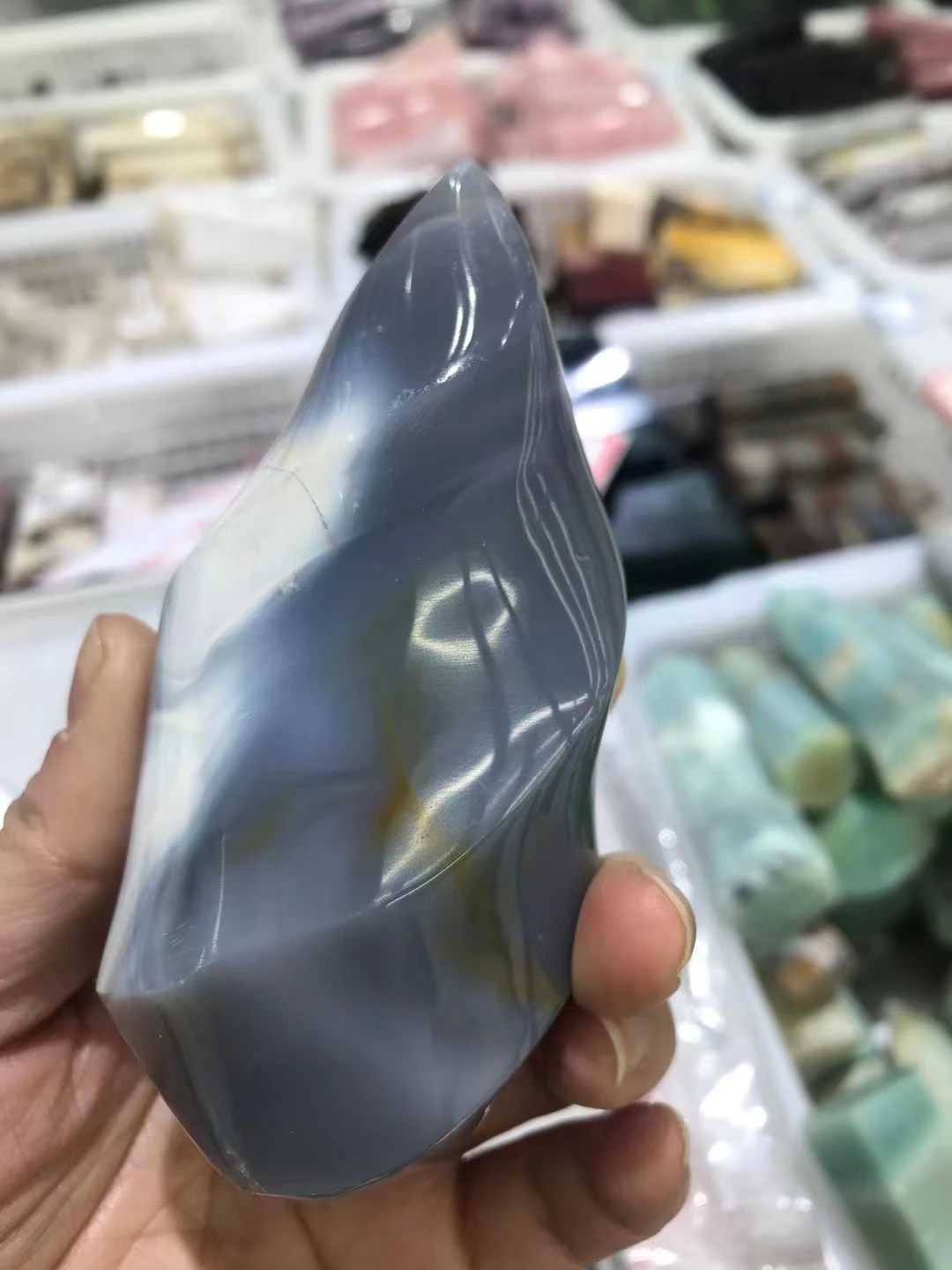 

1 шт., фонарик из натурального агата, серого и белого цвета, фонарик из сердолика с кристаллами, образец пламени в свободной форме, чакра для медитации, лечебное украшение для дома