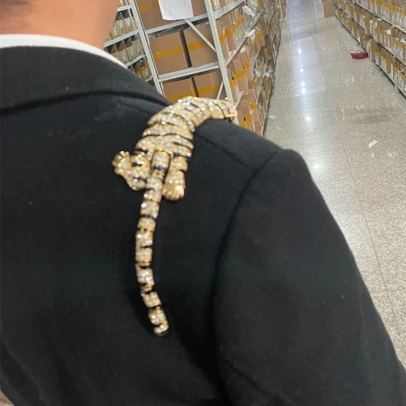 Броши с блестящим тигром для женщин унисекс 2-цветная брошь изображением