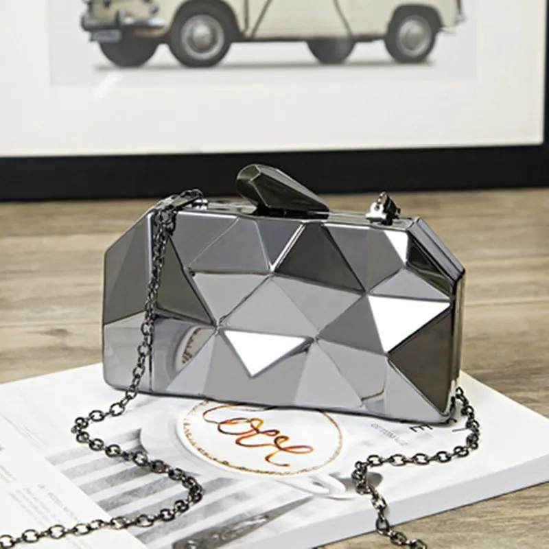 

Fashion Diamond Iron Box Evening Bag Clutch Bag Women's Metal Chain Bag Evening Bag Party Shoulder Handbag Money Bags Purses