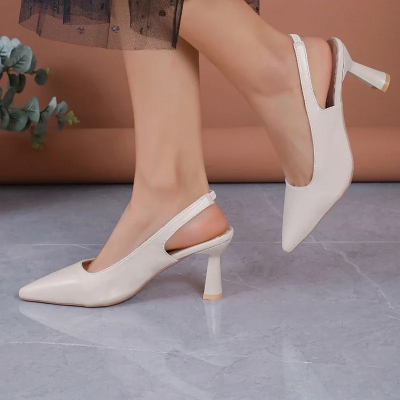 Женские босоножки из ПУ кожи с острым носком на высоком каблуке