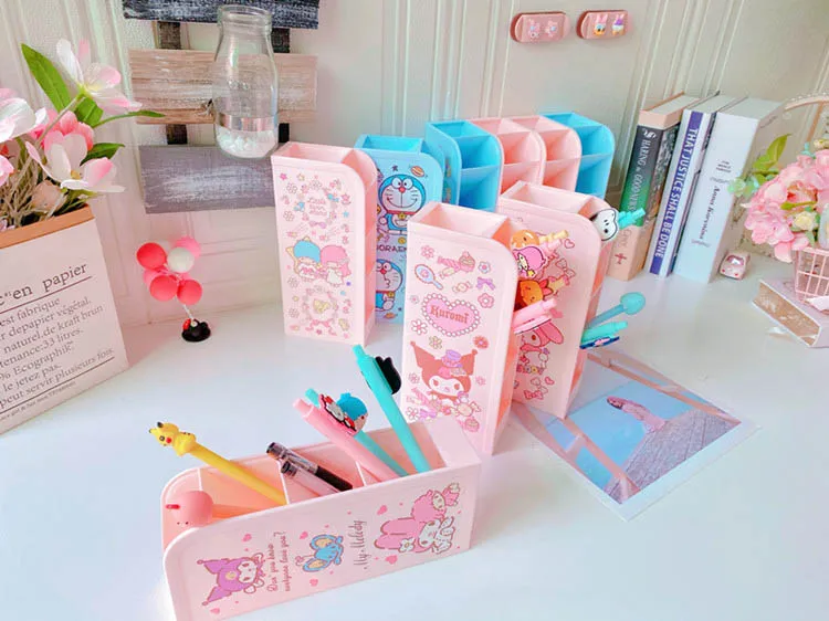 

Kawaii Sanrios Cinnamoroll My Melody Xo Kuromi Gudetama Purin LittleTwinStars Snoopy Cite Cartoon Multi Grid Oblique Pen Holder