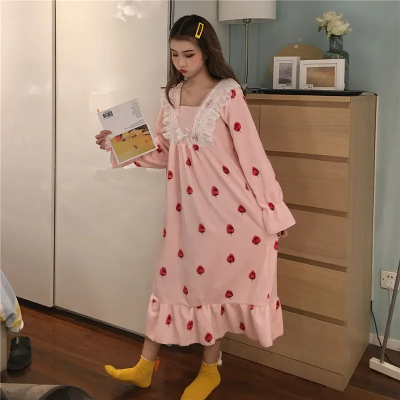 Polka Dot Flannel Ruffle Lace Nightdress Women 2021 Winter Loose Cute Korean Home Clothes Long Sleeve Warm Sleepdress Nightgown